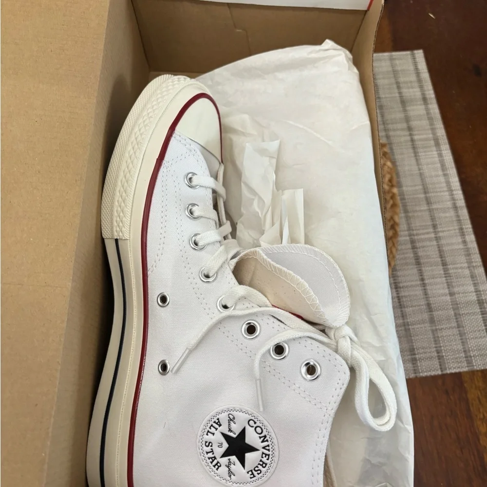 Converse  White High-Top Sneakers unisex M8 W10 Brand New in Box - Picture 9 of 10